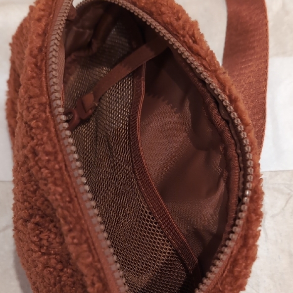 Lolë Lole Rust Fleece Belt Bag - Picture 1 of 6
